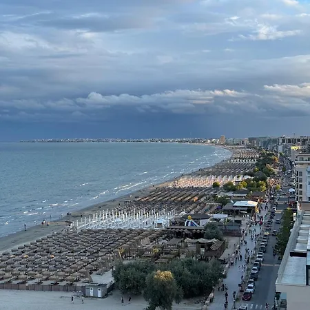 Aquamarine Sea View Tomis Grand Apartament